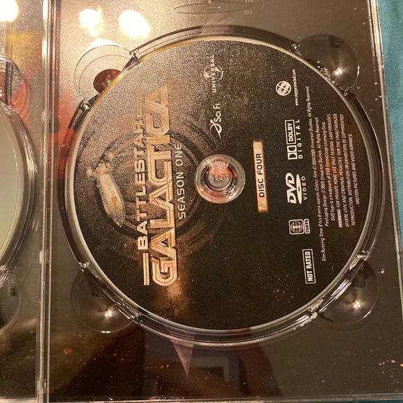 Battlestar Galactica - Season 1 (DVD, 2005) - Picture 9 of 9